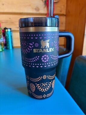 Stanley Black and Pink Quencher H2.0 Tumbler with Handle
